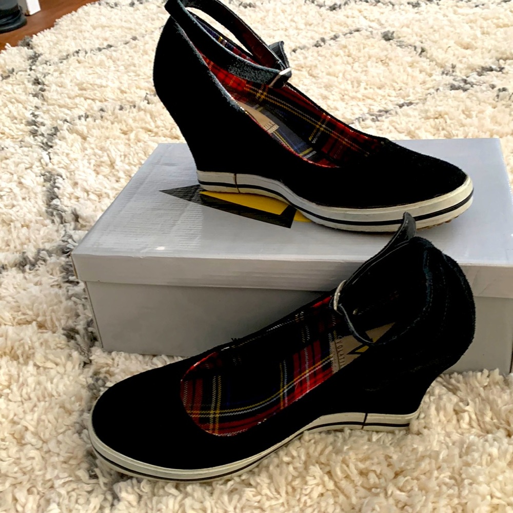 Volatile Black Suede espadrilles with ankle strap